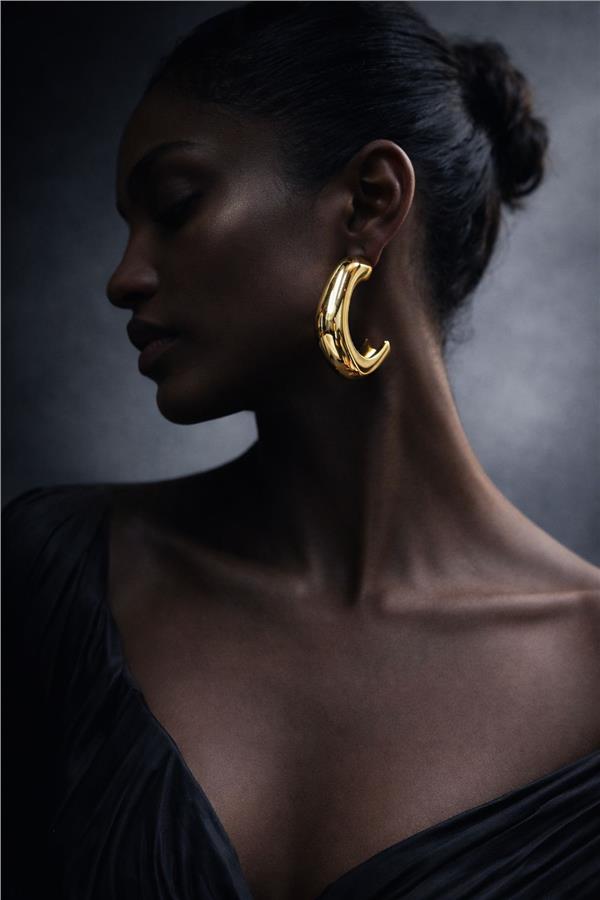 Hannah Gold Rengi Köşeli Yarım Halka Küpe